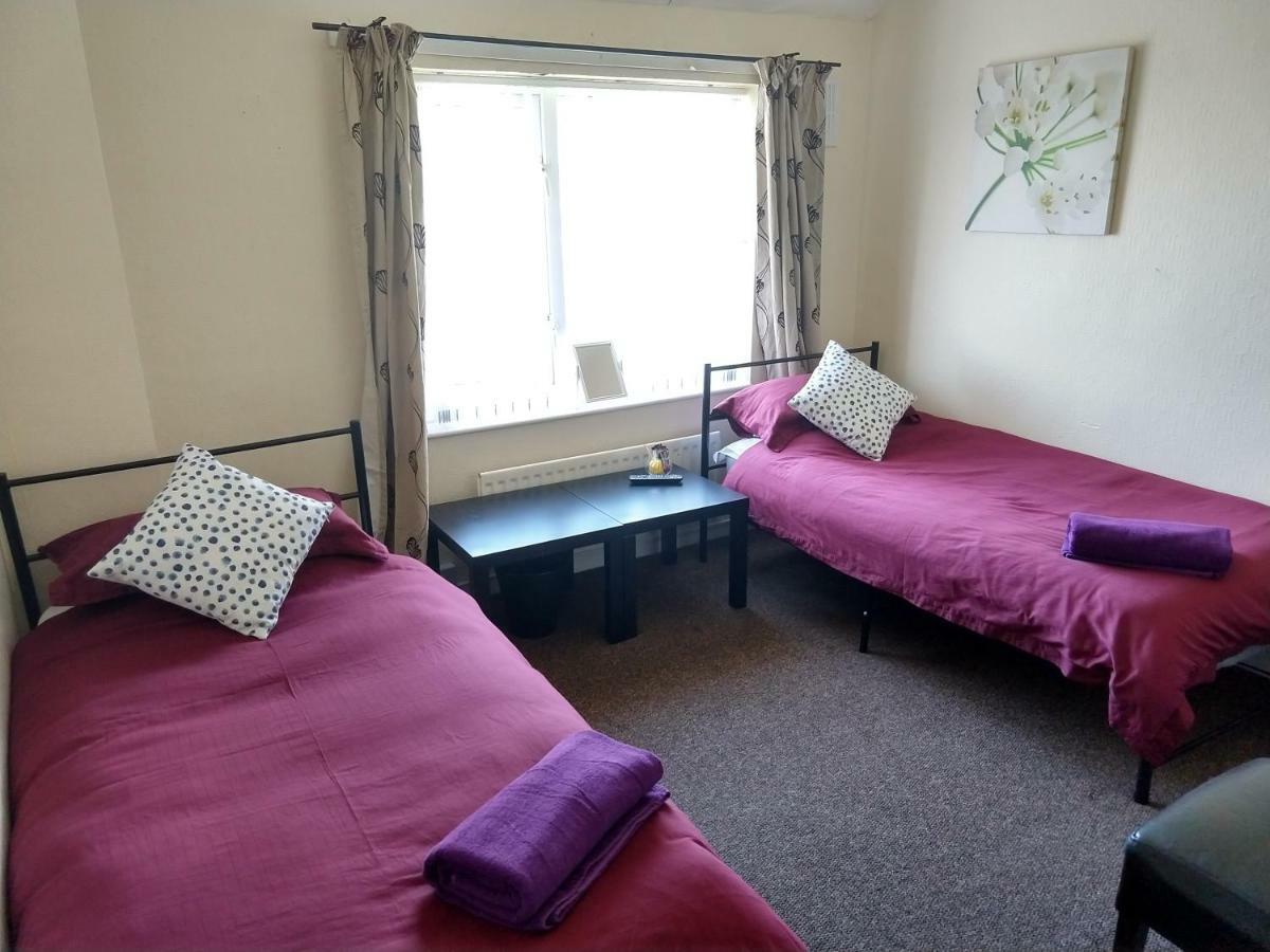 Rowe Gardens - Self Catering - Guesthouse Style - Comfortable Twin Or Double Rooms - Quiet Residential Area 沃金顿 外观 照片