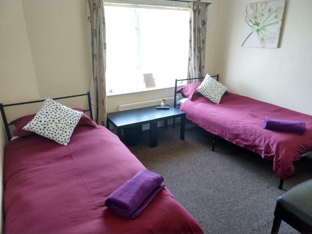 Rowe Gardens - Self Catering - Guesthouse Style - Comfortable Twin Or Double Rooms - Quiet Residential Area 沃金顿 外观 照片