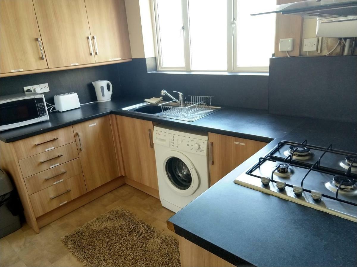 Rowe Gardens - Self Catering - Guesthouse Style - Comfortable Twin Or Double Rooms - Quiet Residential Area 沃金顿 外观 照片