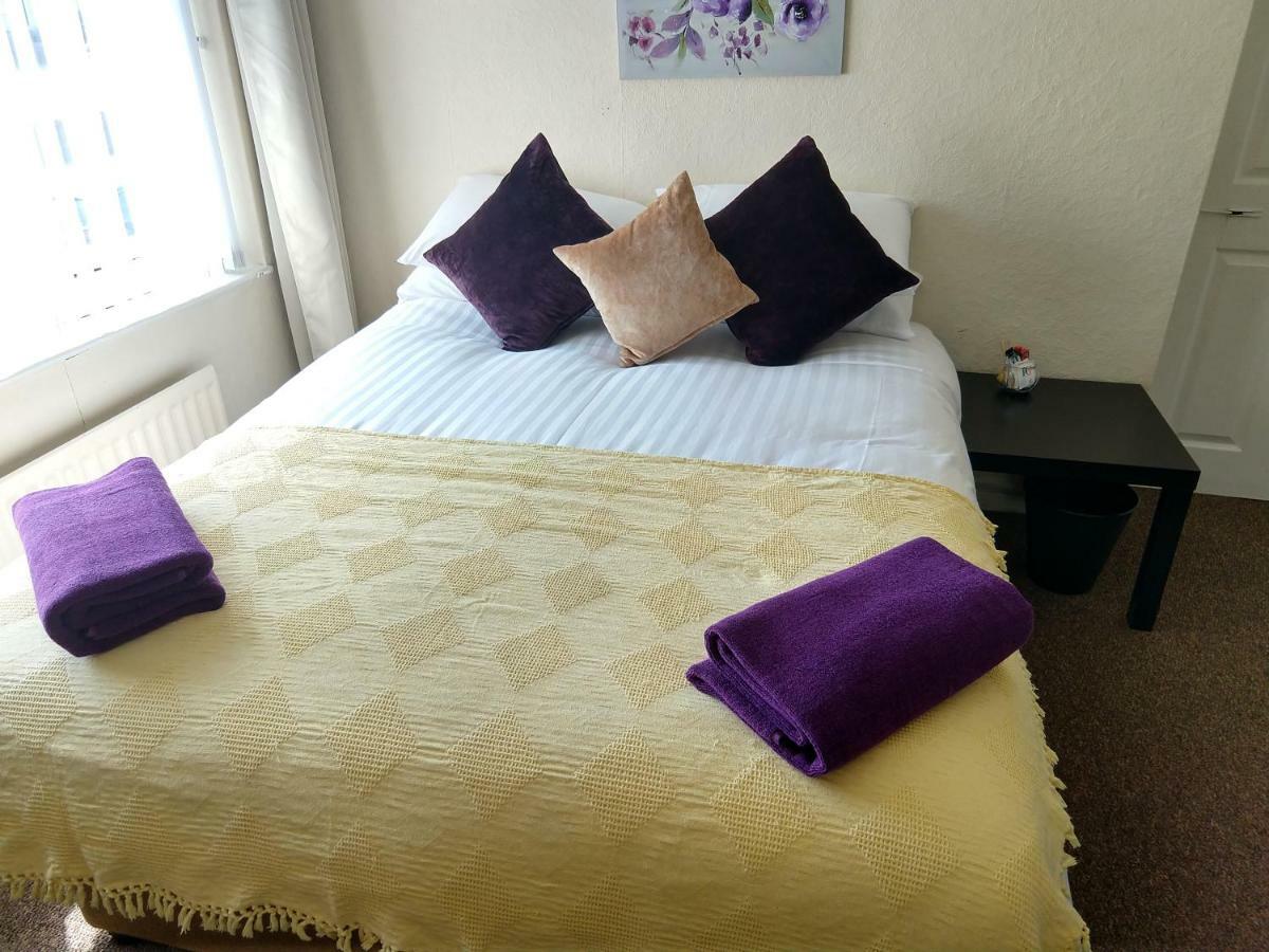 Rowe Gardens - Self Catering - Guesthouse Style - Comfortable Twin Or Double Rooms - Quiet Residential Area 沃金顿 外观 照片
