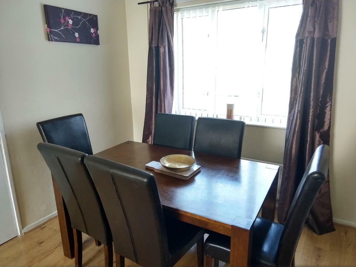 Rowe Gardens - Self Catering - Guesthouse Style - Comfortable Twin Or Double Rooms - Quiet Residential Area 沃金顿 外观 照片